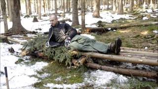 Bushcraft i survival  leśne schronienie  jak zbudować łóżko [upl. by Gardy]