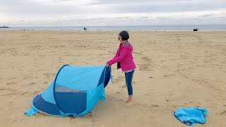 In 20 Sekunden PopUp Strandmuschel zusammenlegen  Rossmann Ideenwelt  Wurfzelt Strandzelt Abbau [upl. by Nnainot]