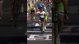 “It’s 4️⃣ for Cavendish” 🙌 Mark Cavendish launched over the line in the 2012 TourdeFrance 🇫🇷 [upl. by Iru280]