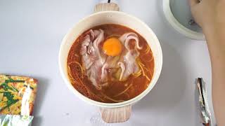 JAPAN How to cook Marutai Miyazaki Karamen Ramen with Egg amp Cheese [upl. by Mirielle908]