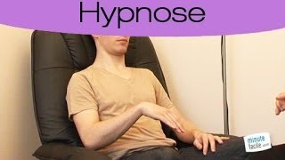 Comment faire une lévitation de la main en hypnose [upl. by Htezil513]