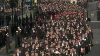 Veterans Grand March Past  Cenotaph 2011 [upl. by Nosyt]