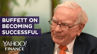 Warren Buffett shares advice on becoming successful [upl. by Gawen]