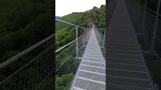 🌉 Sur la passerelle de Mazamet longue de 140 mètres et située à 70 mètres de haut  81 [upl. by Shelley34]