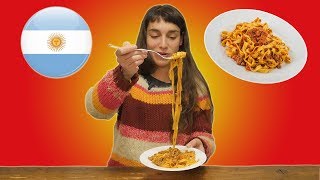 STRANIERI mangiano RAGÙ ITALIANO per la prima volta  thepillow [upl. by Novy]