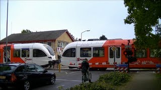 Spoorwegovergang Aalten  Dutch railroad crossing [upl. by Aicylla]