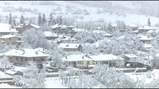 Voskopoja e tejmbushur nga turistët fshati turistik ofron argëtim e çlodhje [upl. by Liba]