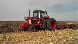 IH 1086 speed plowing [upl. by Eatnoled867]