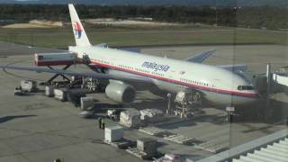 Malaysian Airlines 777200ER turnaround time lapse [upl. by Kuehn465]