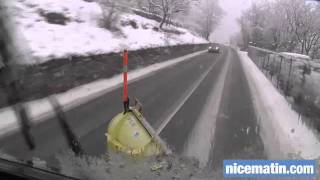 La neige sinstalle dans le moyenpays niçois [upl. by Arracat]