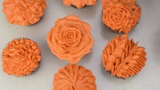 Piping Buttercream🌹 Flowers using only 1 piping tip  Small Business Ideasthefreshplate06 [upl. by Kariotta250]