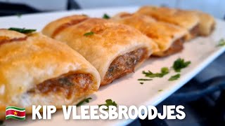 🇸🇷 Kip vleesbroodjes recept kipbroodjesSurinamese chicken meat bread [upl. by Ahteres]