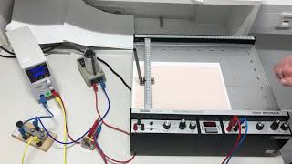 Physik Elektrodynamik Experiment Auf und Entladen eines Kondensators [upl. by Aninahs843]