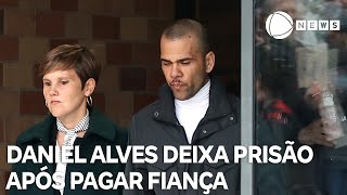 Daniel Alves deixa prisão após pagar fiança [upl. by Damal]