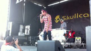 YelaWolf  quotTrunk Muzikquot and quotDaddys Lamboquot live at Warped Tour [upl. by Najib]