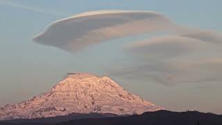 Epic lenticular clouds over Mount Rainier [upl. by Ydieh]