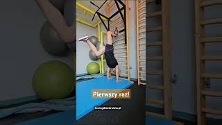 Stanie na rękach  mój pierwszy raz 😃 handstand siłownia trening treningsiłowy fitover40 gym [upl. by Rabma814]