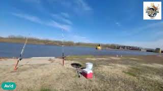 Fishing the kaskaskia river at lock and dam [upl. by Carper]