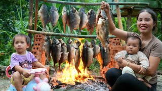 Harvest giant fish  make smoked fish preserve fish  cook food for pigs [upl. by Mozes]