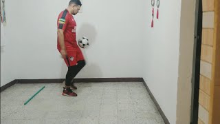 Control con el muslo  técnica de fútbol  ejercios para mejorar el control del balón [upl. by Llerred453]