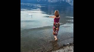 Озеро Траунзее в Альпах 🏔🦢⛰️💃 traunsee alpen austria [upl. by Corrianne534]