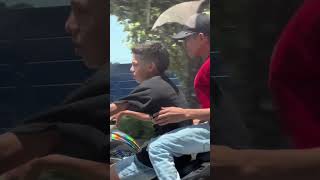 Sorprendente como estos chicos manejan una moto de alto cilindraje sin tener ninguna responsabilidad [upl. by Longley]