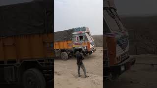 Ghat road లో బాండ్లు ఎక్కలేక పోతున్నాయి truckvlogs truckdrivevlogs [upl. by Naxela]