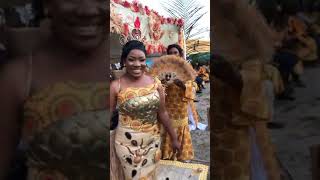 Mariage coutumier Gabon  AKELE UNGOM du G2 Sortie de la mariée Mbahouin [upl. by Nodnrb]