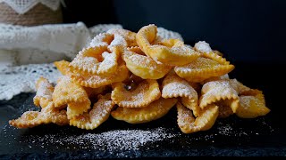 CHIACCHIERE DI CARNEVALE FRIABILI E BOLLOSE I Le Ricette di TerroreSplendore [upl. by Enomis628]