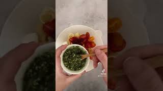 Pastasalade met pesto recept [upl. by Nabois]