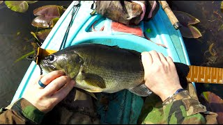 Fishing a new lake for bass in my tiny kayak [upl. by Eintroc]