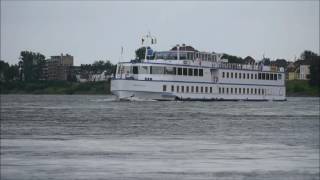 Binnenschifffahrt  Flusskreuzfahrtschiff Horizon [upl. by Ainig]