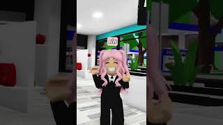 MAMAN A ABANDONNÉ SA FILLE DANS ROBLOX  😥 [upl. by Zetniuq64]