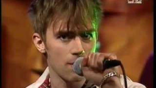 Blur live performing quotParklifequot on Ray Cokes Part 1 of 2 [upl. by Soirtemed]