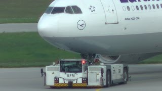 Munich Airport on ground traffic Taxi  Flughafen München Boden verkehr Boeing 787 Dreamliner [upl. by Eadahs]