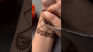 Easy wrist mehendi design shorts mehndi youtubeshorts ytshorts mehndidesign fronthandmehndi [upl. by Shoifet]