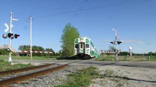 GO 555 approaching Barrie Ontario  CANADA [upl. by Aerdua]