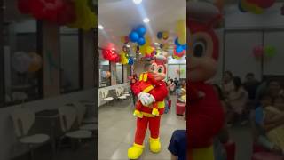 Jollibee meets Jollibee Jr😂😍 cutebaby jollibeebidaangsaya [upl. by Valerio132]