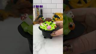 Cauldron cupcakes 🧙🏼‍♀️💚 cupcakes cakedbyrach halloweencupcakes witch cake dessert shorts [upl. by Nylicaj]