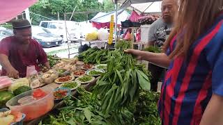 Beli daun empasak di pasar tani Tapah [upl. by Rebel114]