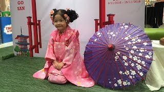 Bé Anh đi lễ hội ShichiGoSan ở Takashimaya Sài Gòn và mặc áo Kimono [upl. by Krucik]