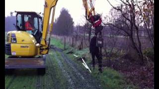 Omheining plaatsen december 2011wmv [upl. by Mayfield]