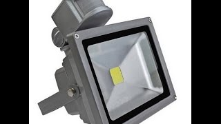 ОБЗОР СВЕТОДИОДНОГО LED ПРОЖЕКТОРА с датчиком движения LED floodlight scam warning [upl. by Eniron567]