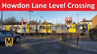 Howdon Lane Level Crossing  Tyne amp Wear Metro  Wallsend North Tyneside [upl. by Aciretnahs]