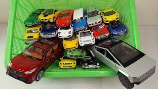 Box Full of Model Cars  27  Ft Toyota Crown 👑 Kluger [upl. by Octavus]