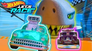 Tubarão Gigante Persegue os Pilotos Hot Wheels até o Super Lava Rápido 🦈🧼  Hot Wheels [upl. by Silsby]