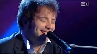 Raphael Gualazzi  Follia damore Eurovision 2011 ITALY 🇮🇹 Sanremo 2011 Italian version video [upl. by Aneloc358]