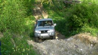 4x4 trial hyundai galloper dans fosse à Forest Hill  4x4 extreme off road [upl. by Johnston53]