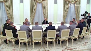 Владимир Путин встретился с командирами подразделений участвующих в СВО [upl. by Inilam]