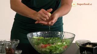 Groene Maaltijd Salade Recept met Hennep zaadjes rawfood [upl. by Elitnahc]